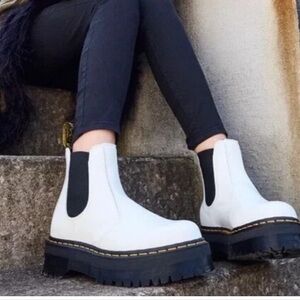 NEW ANTHROPOLOLGIE DR. MARTENS 2976 Quad Leather Platform Chelsea Boot SIZE 8